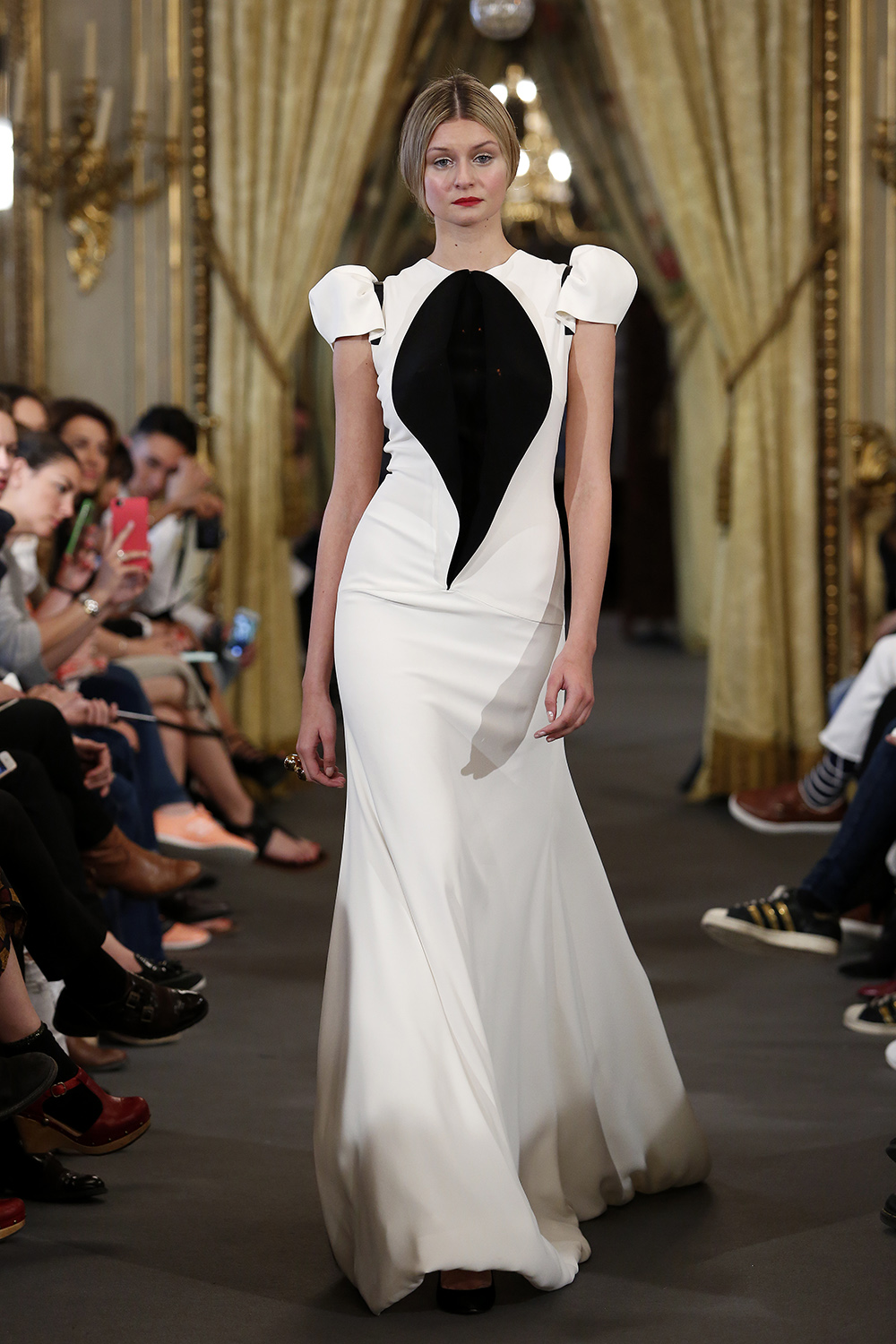 Cristina Pascual desfile en Atelier Couture