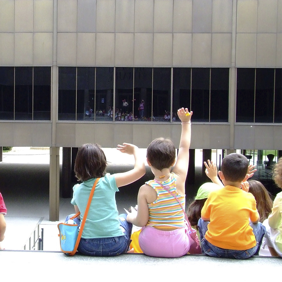 Niños en el Museo del traje