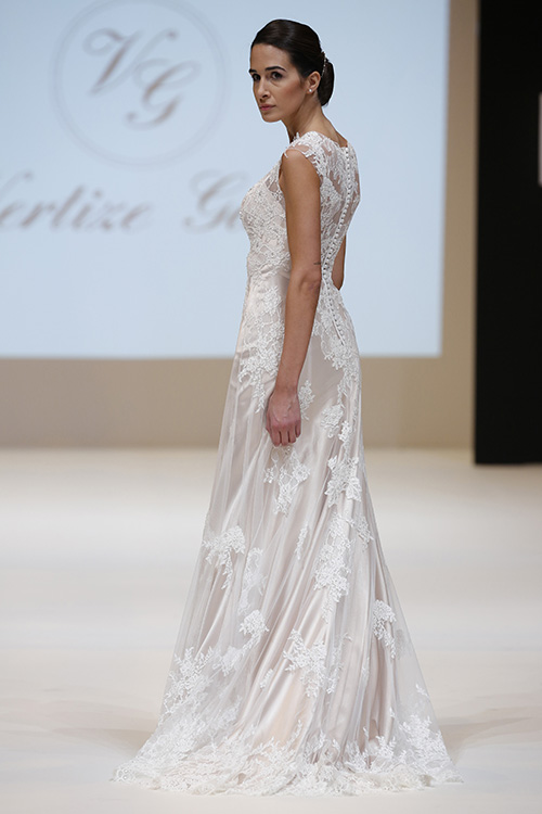 Desfile de la firma Vertize Gala en la pasarela 1001 BODAS 2015 que tuvo lugar en el pabellón 6 de IFEMA, en Madrid del 14 al 16 de octubre.