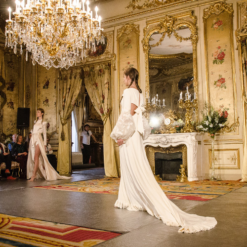 Modelos vestidas de novia en el Palacio de Fernán Núñez