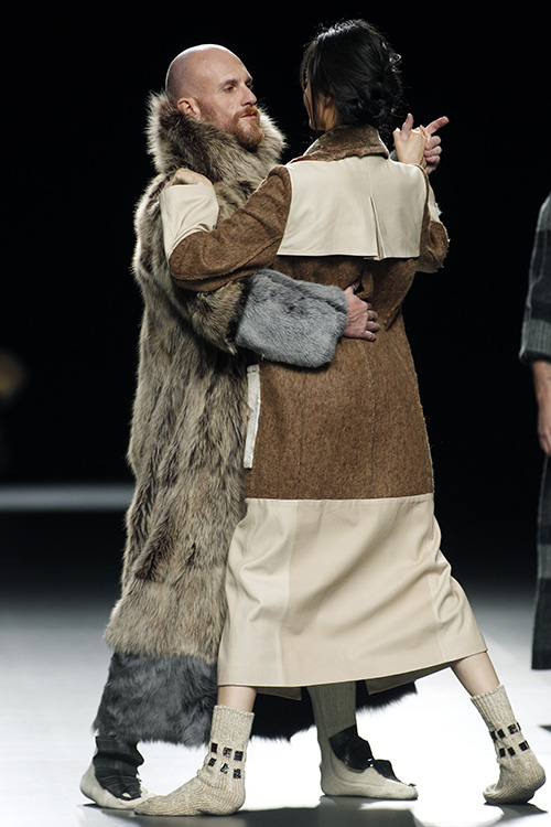 Desfile de la firma Roberto Etxeberría en la pasarela MBFWM Fall/Winter 2016- 2017, que tuvo lugar en el pabellón 14.1 de Ifema, en Madrid.