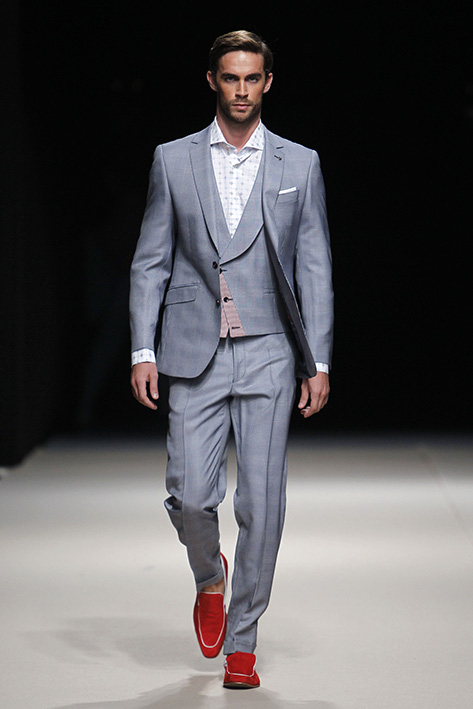 Desfile de Félix Ramiro en la pasarela MFSHOW MEN SS 17 by El Corte Inglés en el Museo del Traje C.I.P.E. de Madrid 