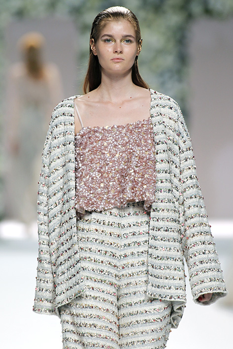 Modelo desfilando para Duyos durante la edición Primavera - Verano 2017 de MBFW Madrid