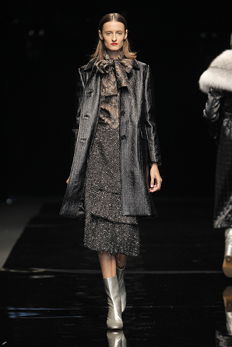 Modelo desfilando para Roberto Verino durante la edición de Otoño - Invierno de 2016- 2017 de MFSHOW