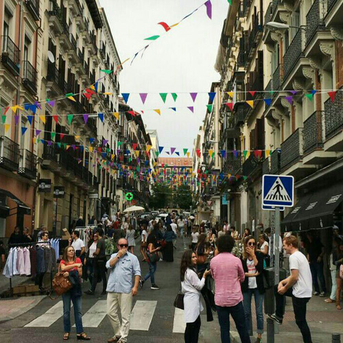 Calle con el evento The Festival by Salesas