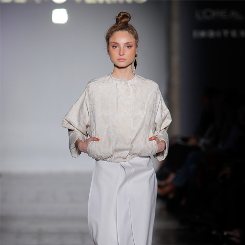 Modelos vestida por Roberto Verino