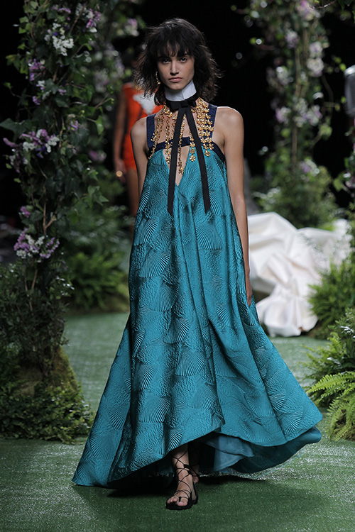 Modelo vestida por Alvarno en MBFW Madrid 2017