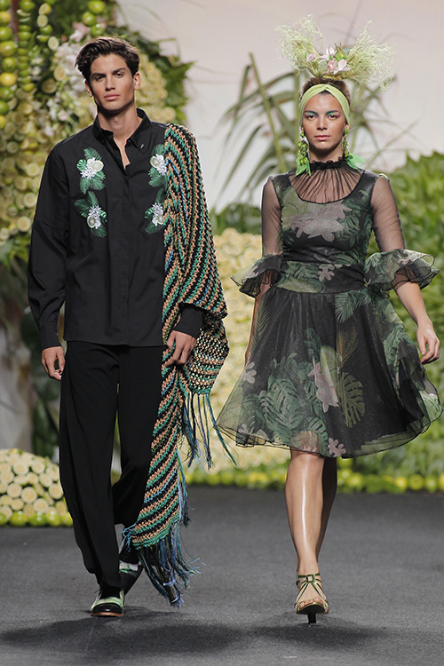 Modelos vestidos por Francis Montesinos en MBFW Madrid 2017