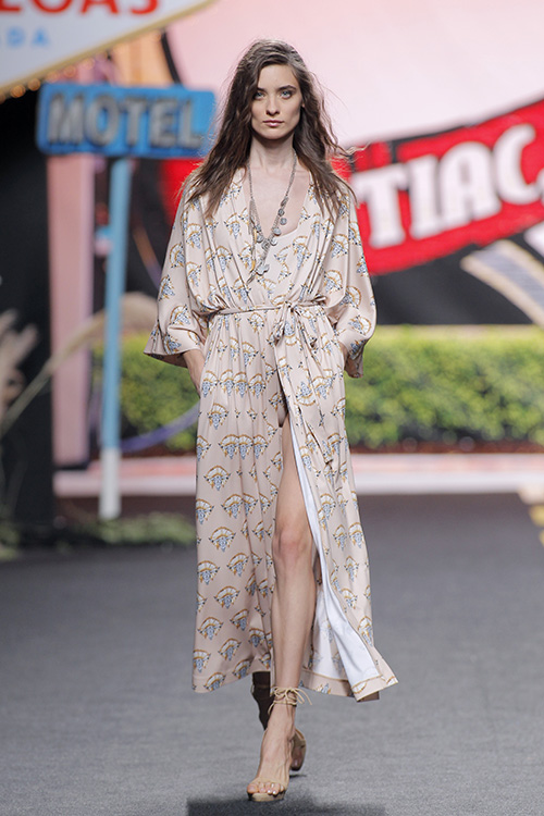 Modelo vestida por Juana Martín en MBFW Madrid 2017