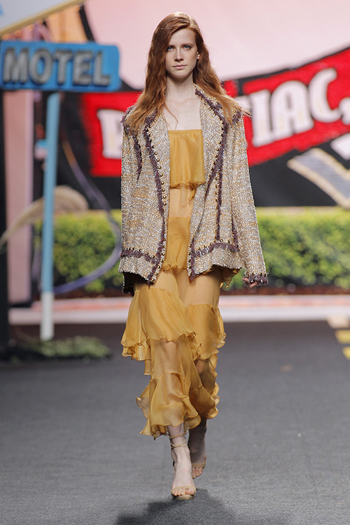 Modelo vestida por Juana Martín en MBFW Madrid 2017