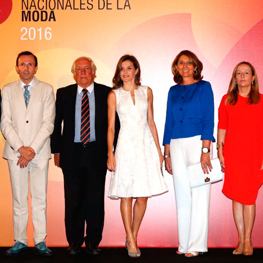 Autoridades en la entrega de los Premios Nacionales de la Moda 2017