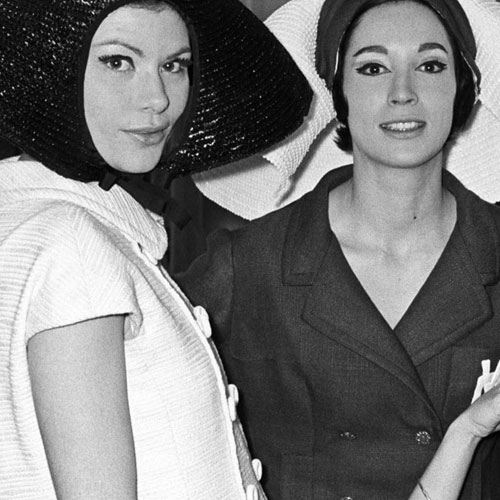 Modelos femeninas a moda de los años 60
