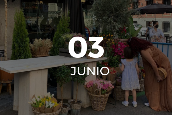 Una familia en el mercadillo The Festival by Salesas