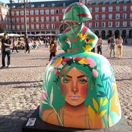 Menina en la Plaza Mayor