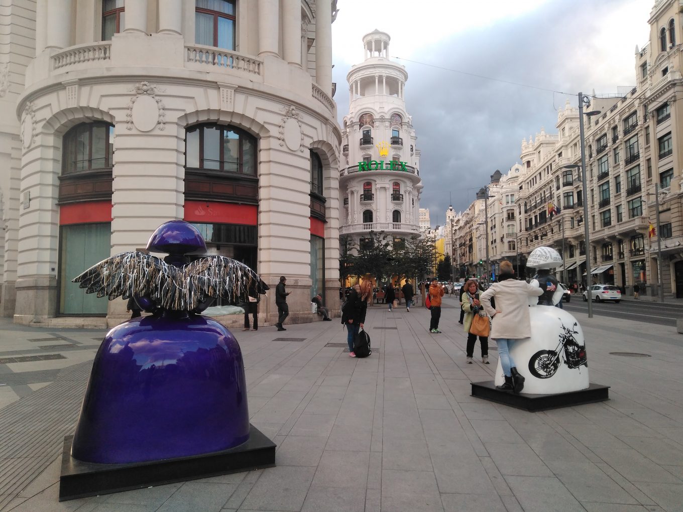 Figuras de meninas en Gran Vía de Madrid