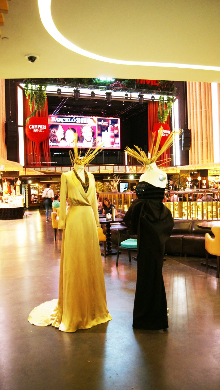 Maniquís en restaurante