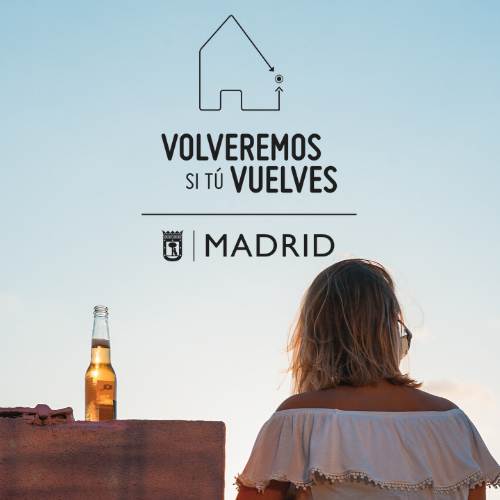 Composición Logo volveremos si tu vuelves con mujer de espaldas con botellín de cerveza