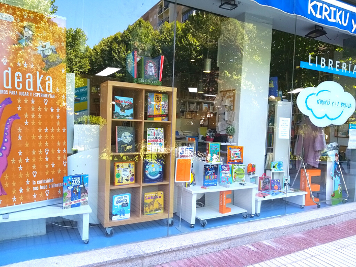 Exterior librería infantil