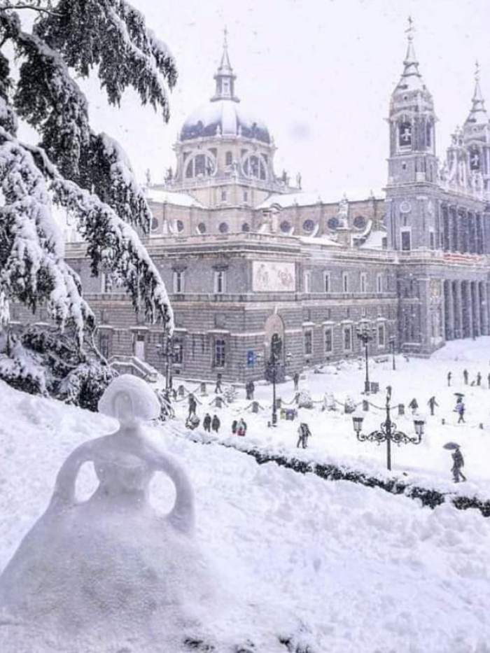 Catedral de La Almudena bajo la nieve