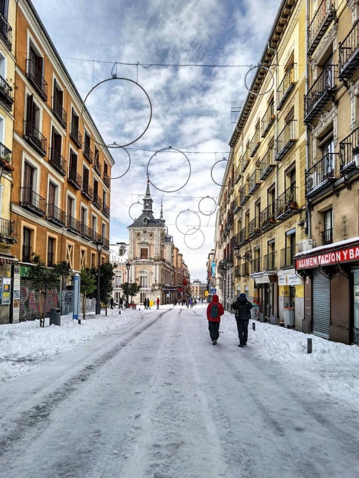 Calle Mayor bajo la nieve