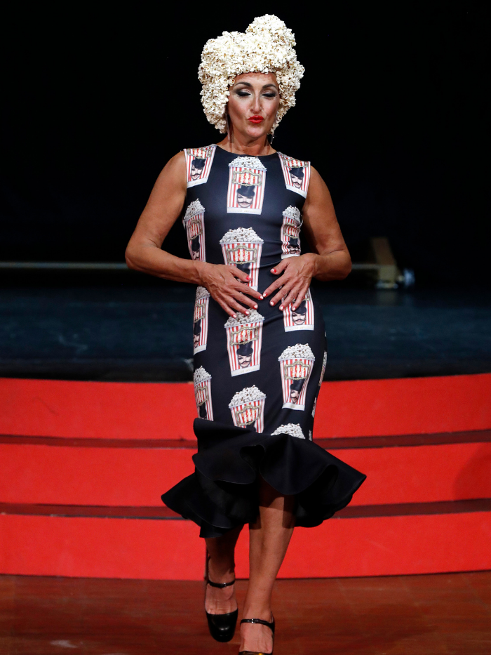 Modelo con vestido de Eduardo Navarrete