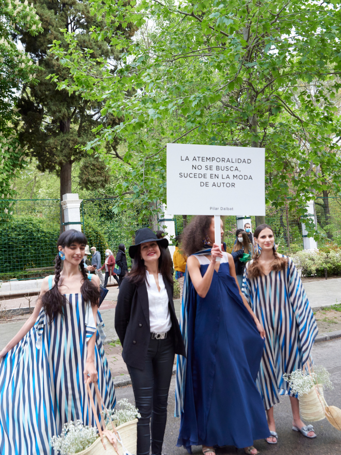 Pilar Dalbat junto a sus modelos