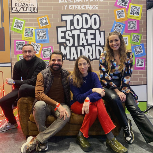 Invitados en el stand de Todo está en Madrid