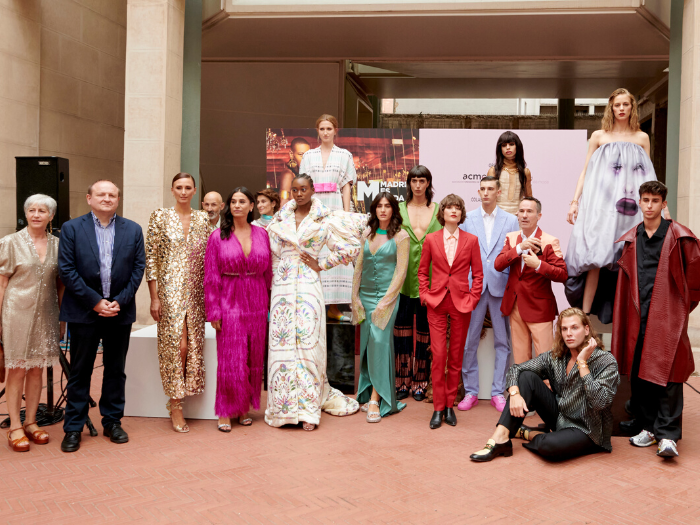 El delegado Miguel Ángel Redondo junto a los diseñadores de Madrid es Moda