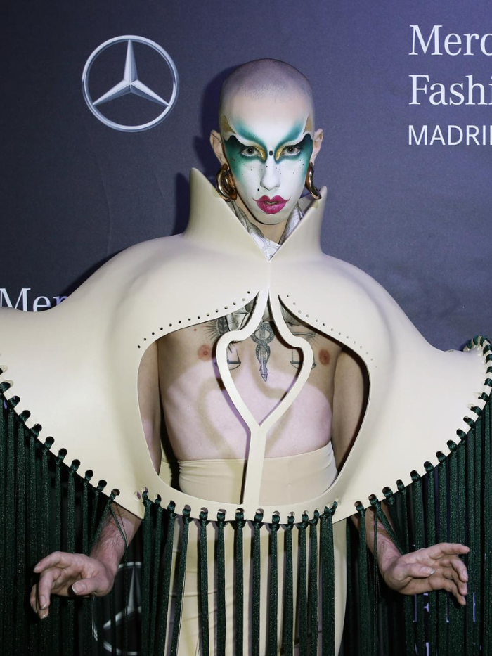 Modelos en el backstage de IFEMA durante MBFW Madrid de septiembre 2022