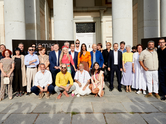 La vicealcadesa Begoña Villacís con diseñadores y diseñadoras de moda de autor española