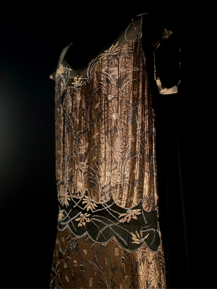 Vestido de noche de gasa e hilo de oro 1922-24