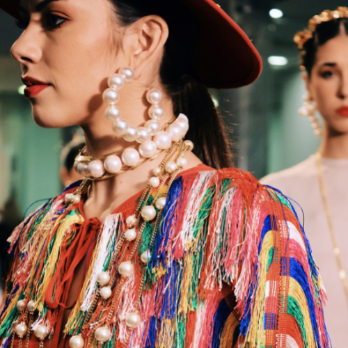 Modelos desfilando en Pasarela Latinoamericana en Palacio de Neptuno