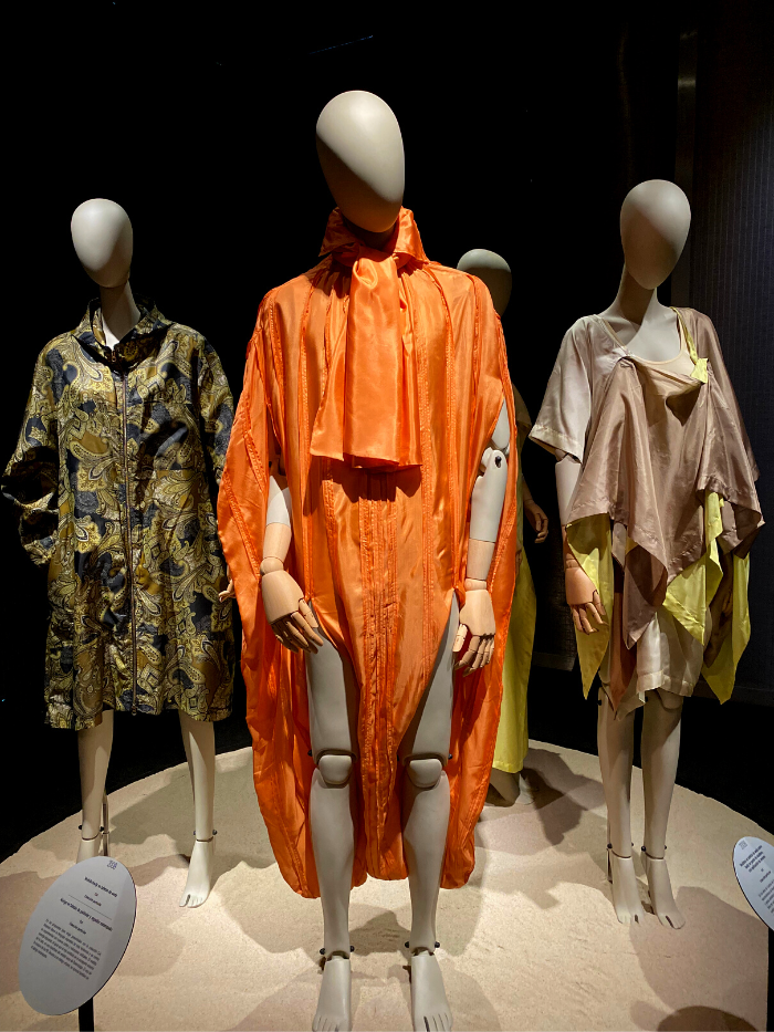 Maniquíes con prendas de Antonio Alvarado en el Museo del Traje