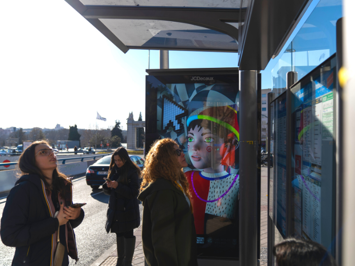 Mupis Jdecaux en la parada del autobús de Moncloa