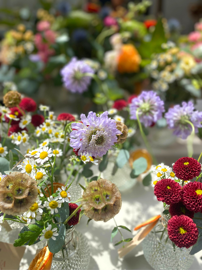 Propuesta florales en un puesto del Mercado de las flores de Vogue en la calle Jorge Juan