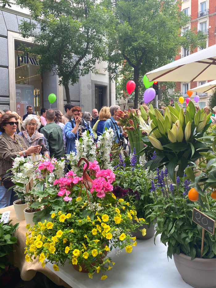 Puesto del Mercado de las flores de Vogue en la calle Jorge Juan