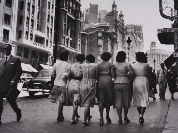 Grupo de mujeres en Gran Vía