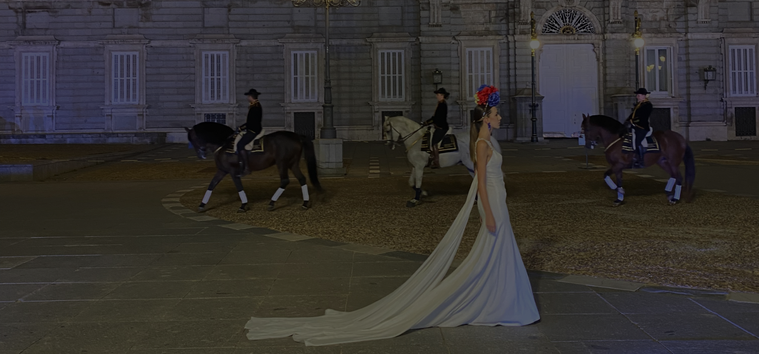 Cabalgando in the Plaza de Oriente