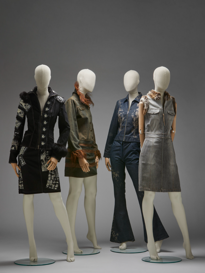 Maniquíes de la exposición Jeans de la calle al Ritz en el Museo del Traje