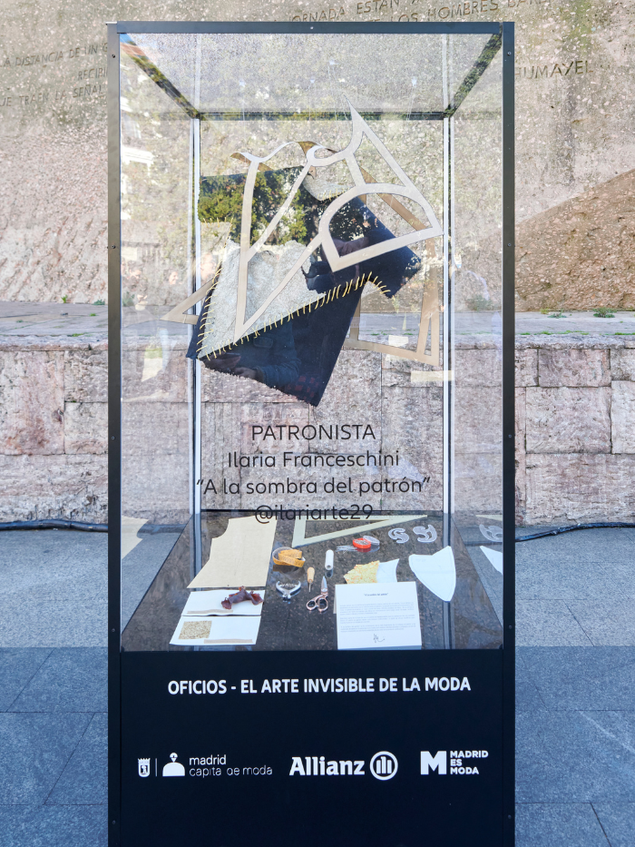 Exposición de artesanía en la Plaza de Colón