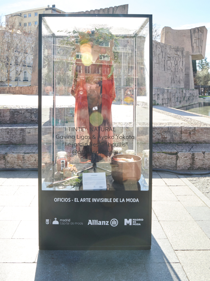 Exposición de artesanía en la Plaza de Colón